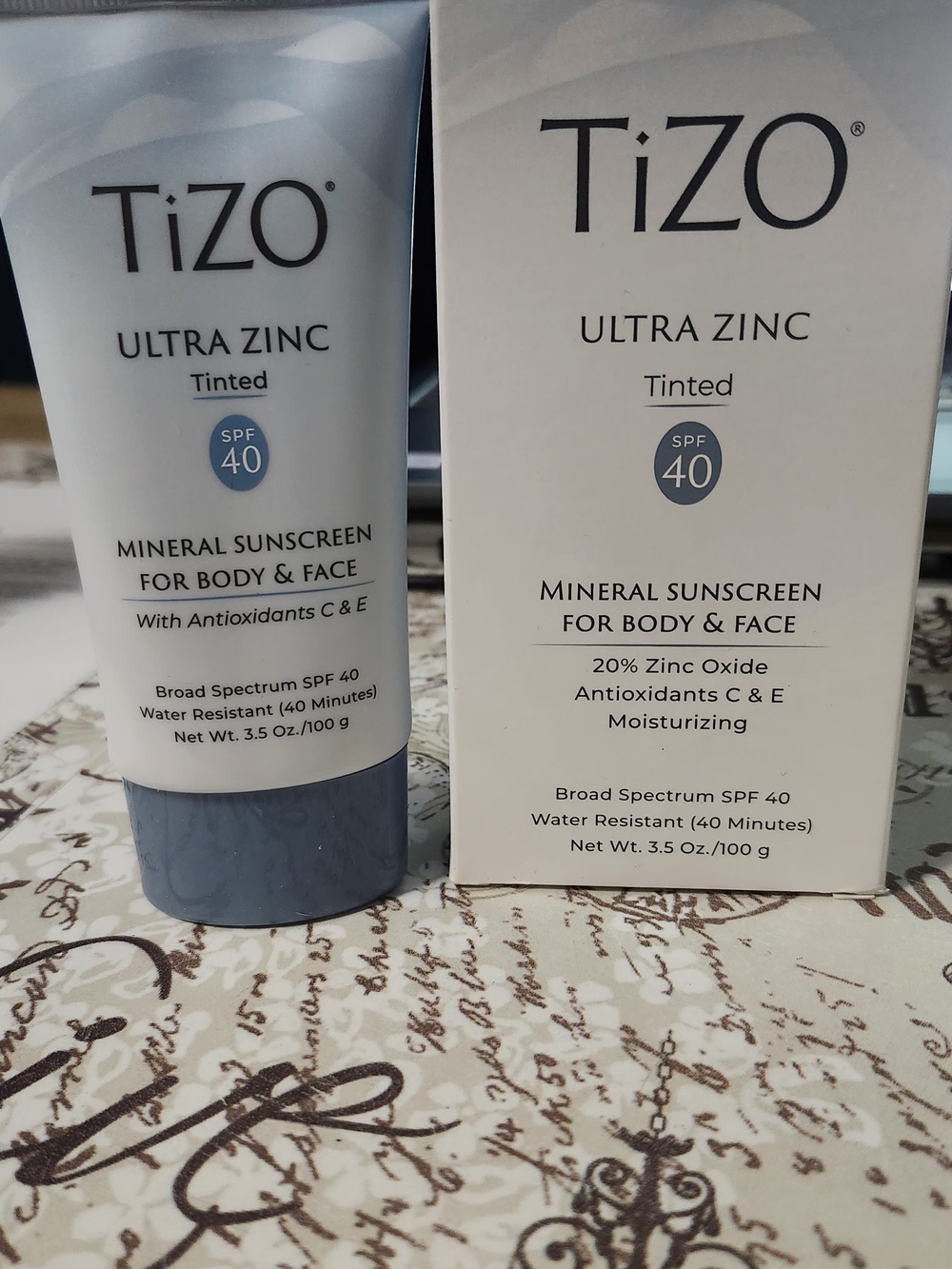 TiZO Ultra Zinc Tinted Mineral Sunscreen SPF 40 - Light Blue/White